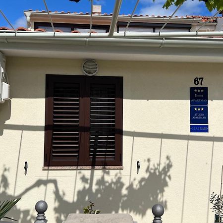 Ela I Gabi Apartment Omisalj Exterior photo